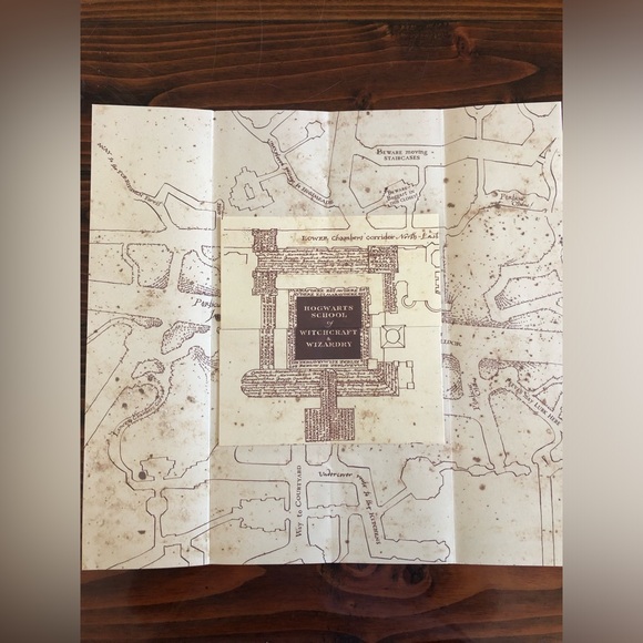 LIKE NEW UNIVERSAL Harry Potter Marauders Map - Picture 6 of 9